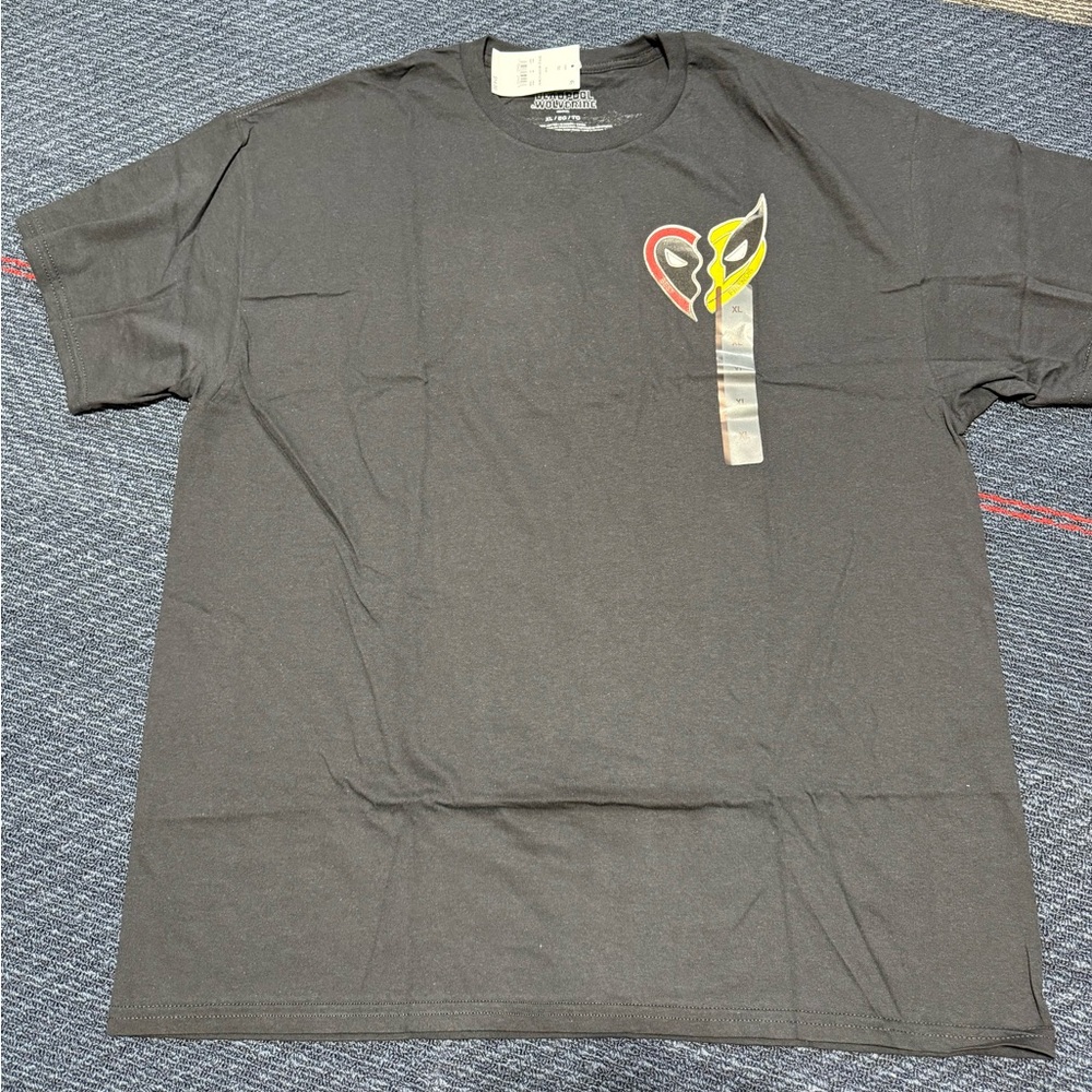 BRAND NEW - Men’s Tshirt Wolverine & Deadpool -XL